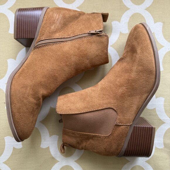 GAP Factory Chelsea Boots in Faux Suede, Cognac, Women's size 10 - Picture 2 of 14